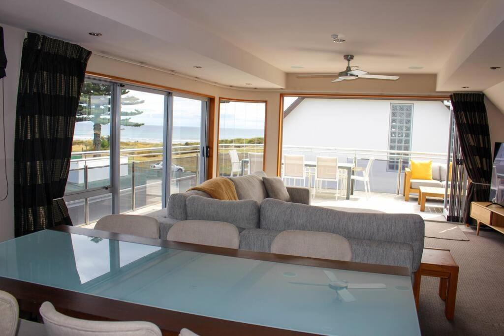 Beachfront In Holiday home *